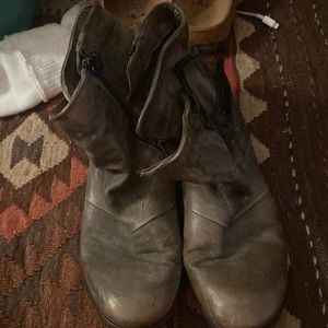 As98 size 41 grey leather boots with black buckles.